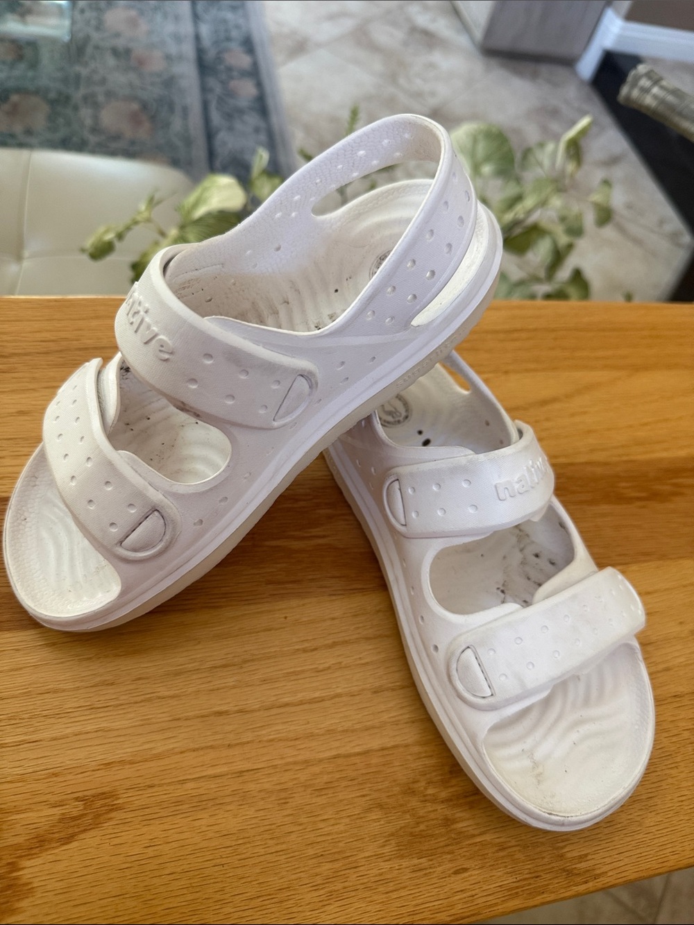 Native Shoes Kids White Hook-and-Loop Sandals
